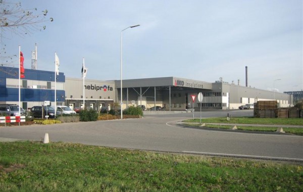 Diverse uitbreidingen productie- en distributiehallen te Moerdijk