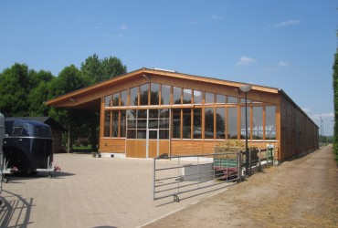 Nieuwbouw manege te Willemstad