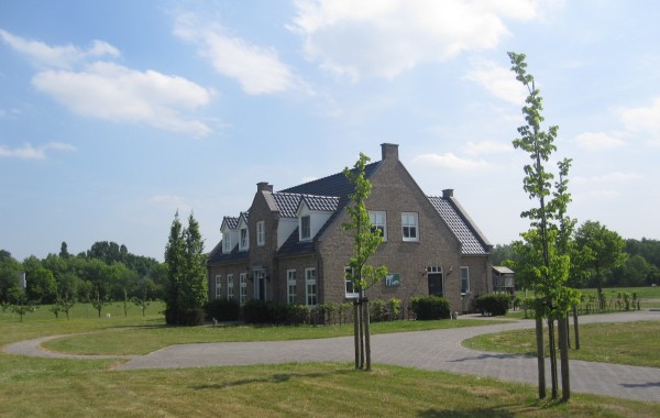 Boerderijwoning met loods te Heijningen